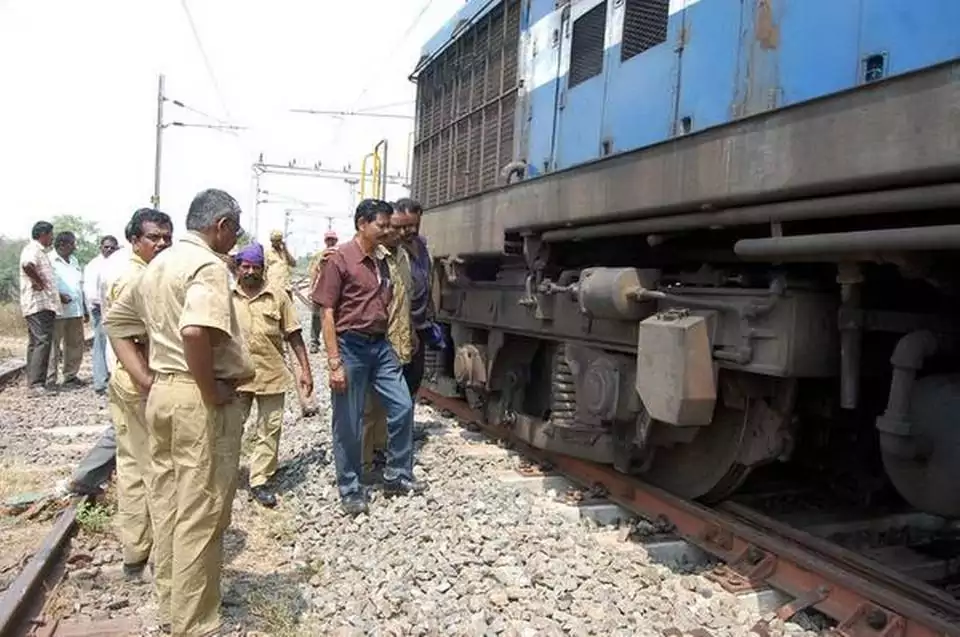 Greater Noida - 3 People died in Train Accident