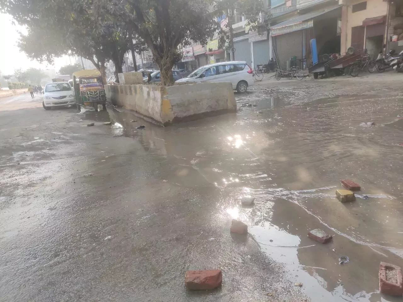 Khora Colony - No Cleaning of Roads, Sewage water flow on Road