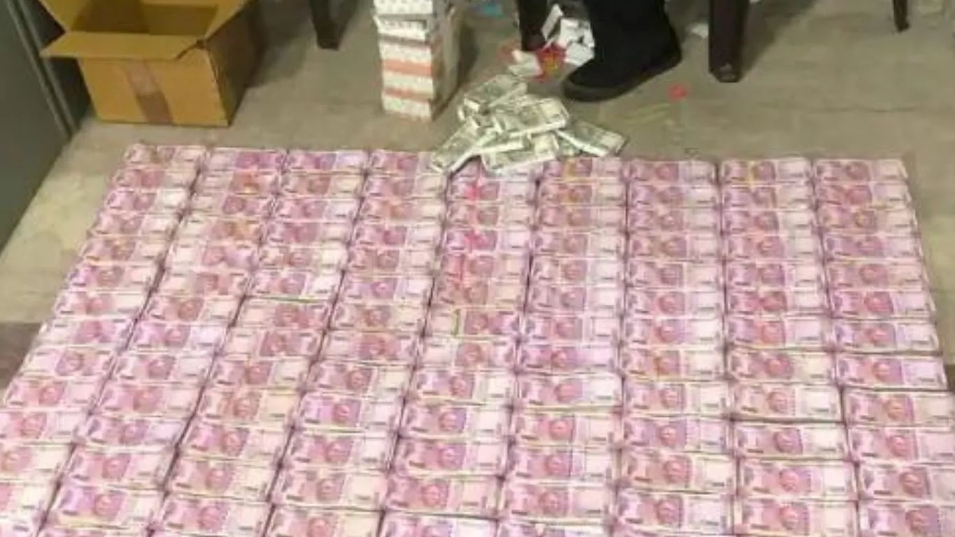 3 crore cash recovered from the locker in the house of retired IPS officer