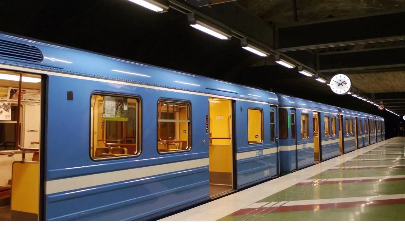 Metro will run from Noida Airport to New Delhi Railway Station